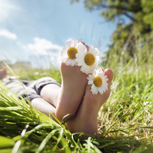 Top Tips for Sandal Ready Feet and What To Do if You Have Dry Cracked Heels  - Torbay Footcare