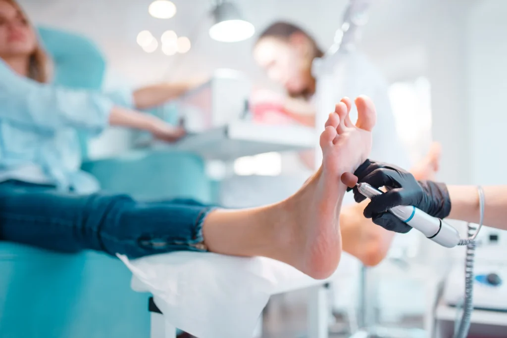 beautician salon foot polish procedure 2026 03 16 01 21 26 utc